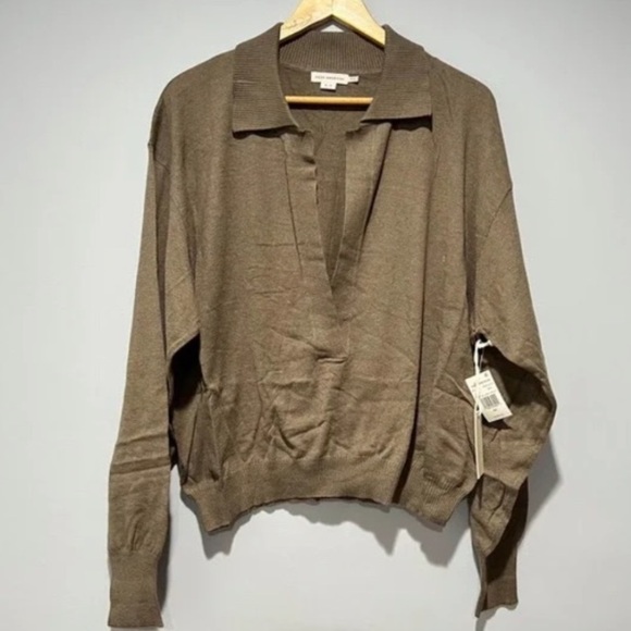 Good American Women's Sheer Collared Henley Top - Picture 6 of 9